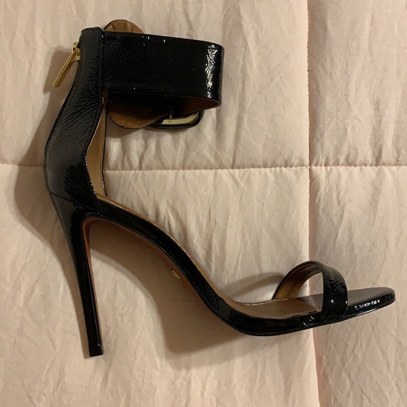 L’intervalle high heels - Picture 2 of 5
